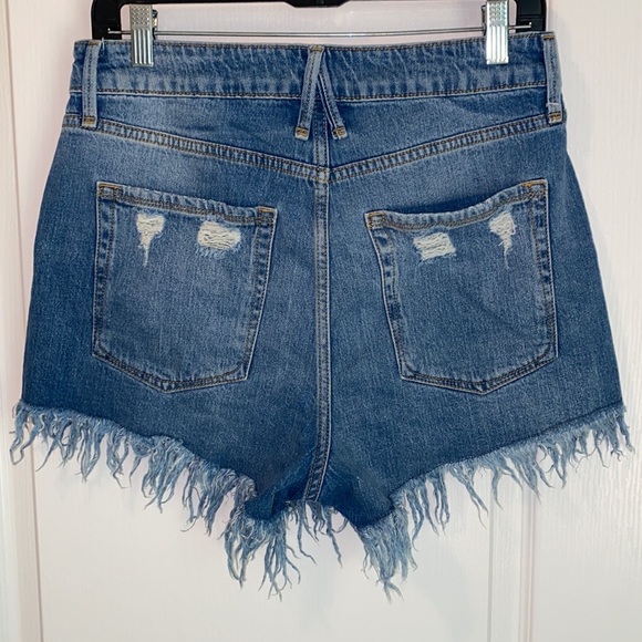 NWOT Good American Raw Hem Bombshell Shorts - Picture 5 of 8